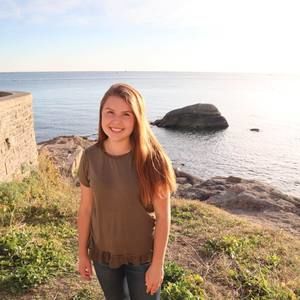 Meet your Posher, Julie